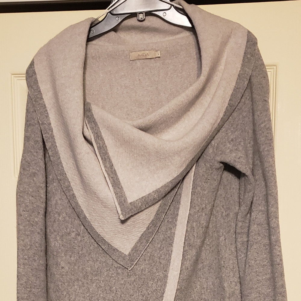 Ladies Draped Sweater. Heather Grey, Size Large.